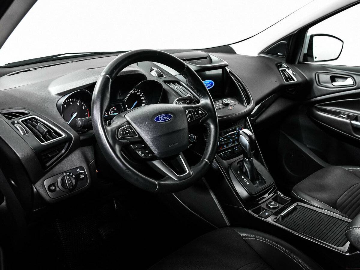 Купить Ford Kuga с пробегом. Фото: #12