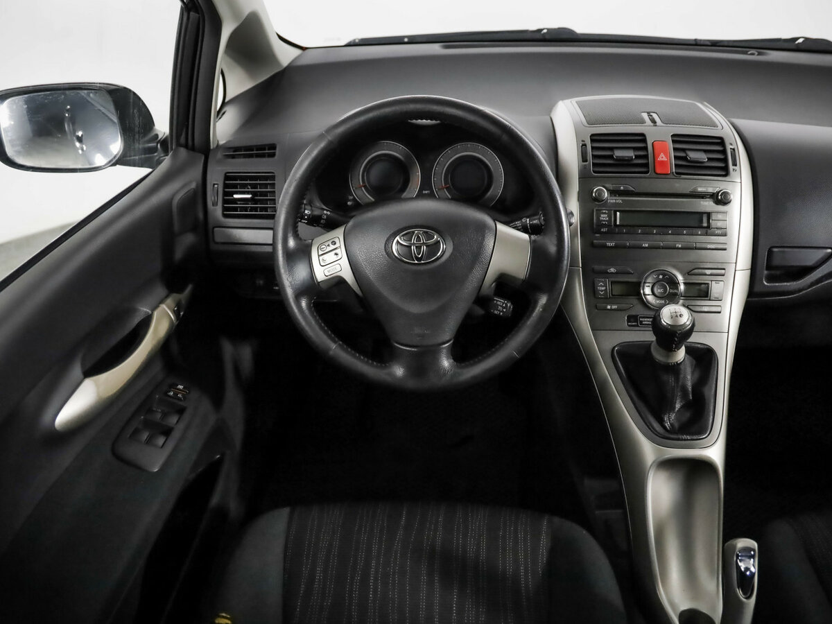 Купить Toyota Auris с пробегом. Фото: #21