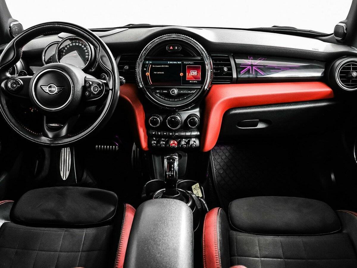 Купить Mini Hatch с пробегом. Фото: #10