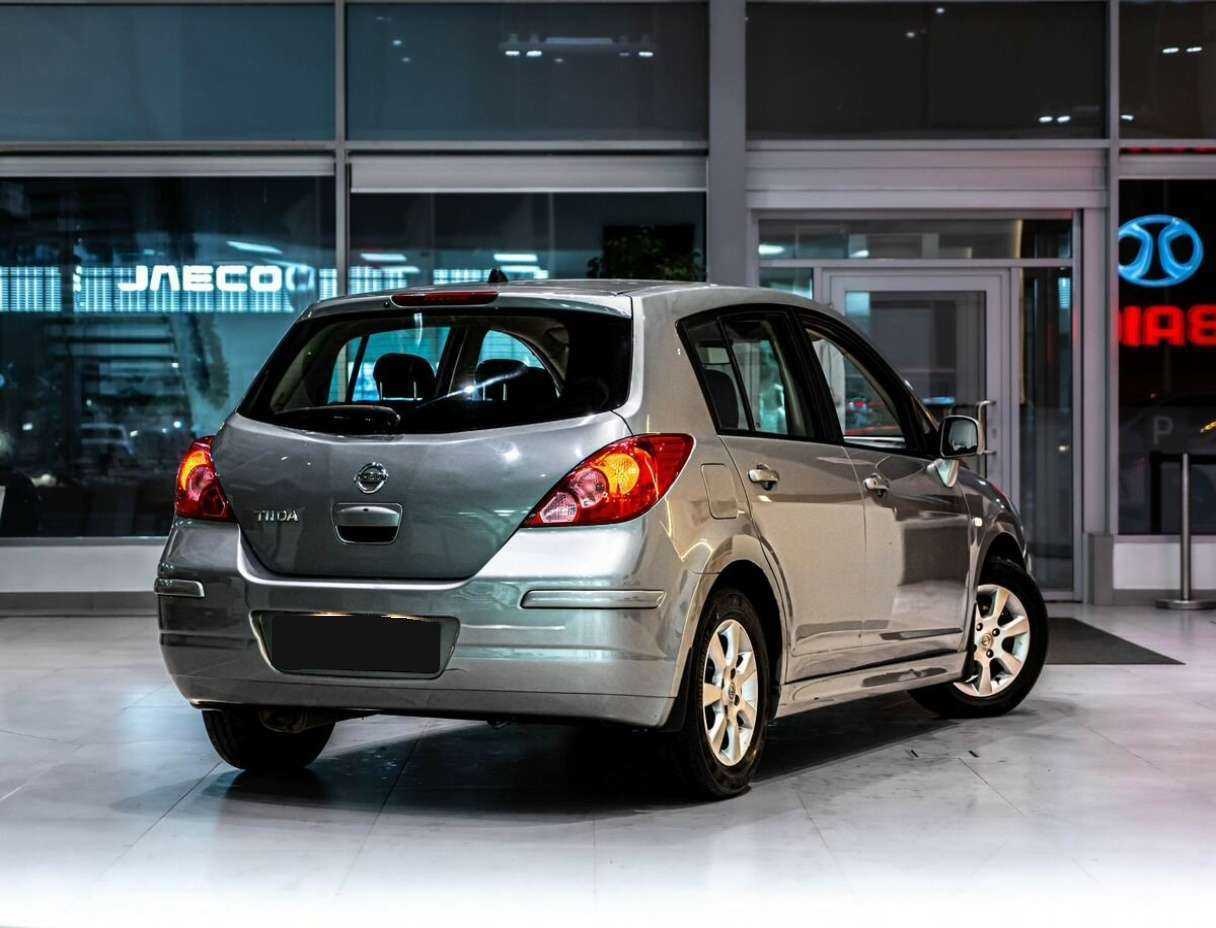 Купить Nissan Tiida с пробегом. Фото: #3