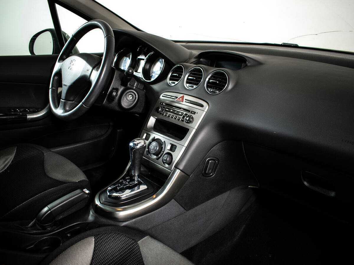 Купить Peugeot 308 с пробегом. Фото: #8