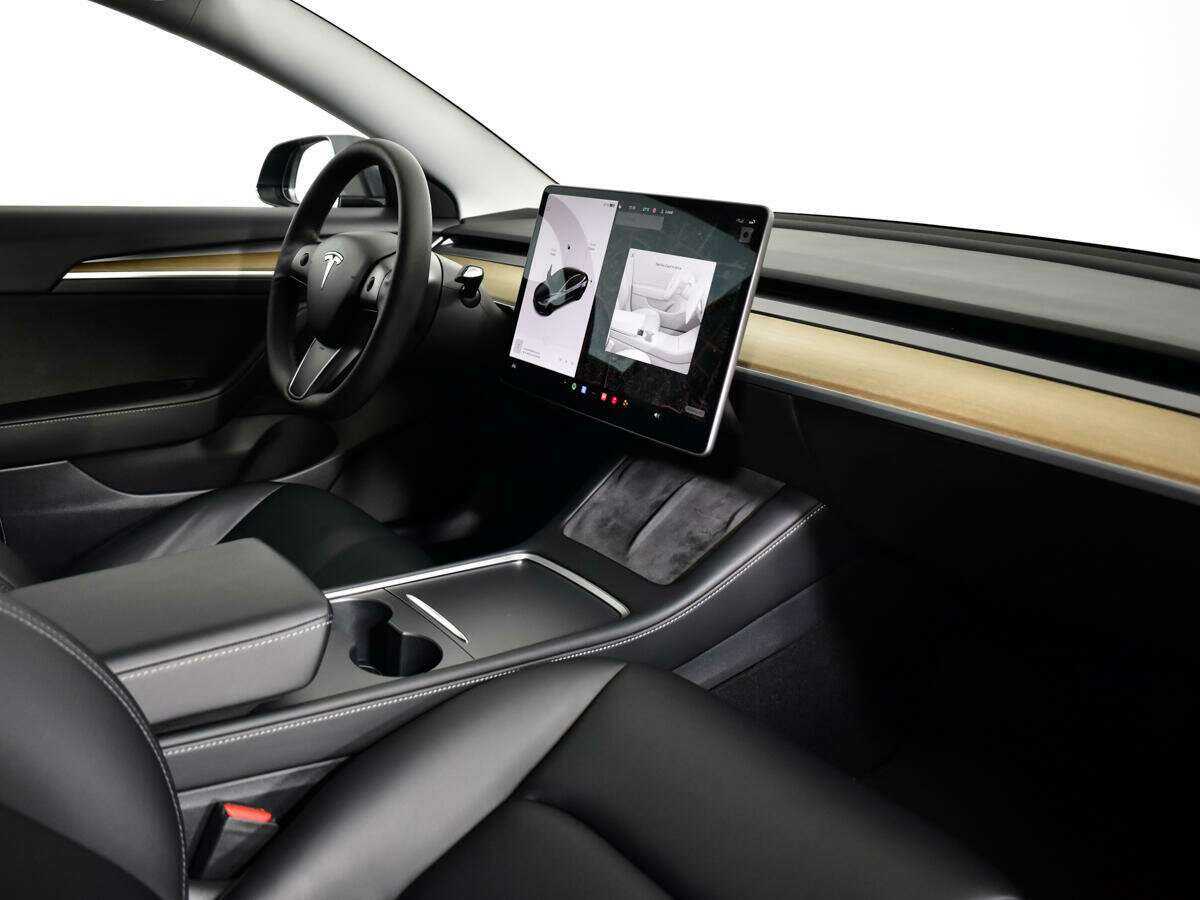 Купить Tesla Model 3 с пробегом. Фото: #8