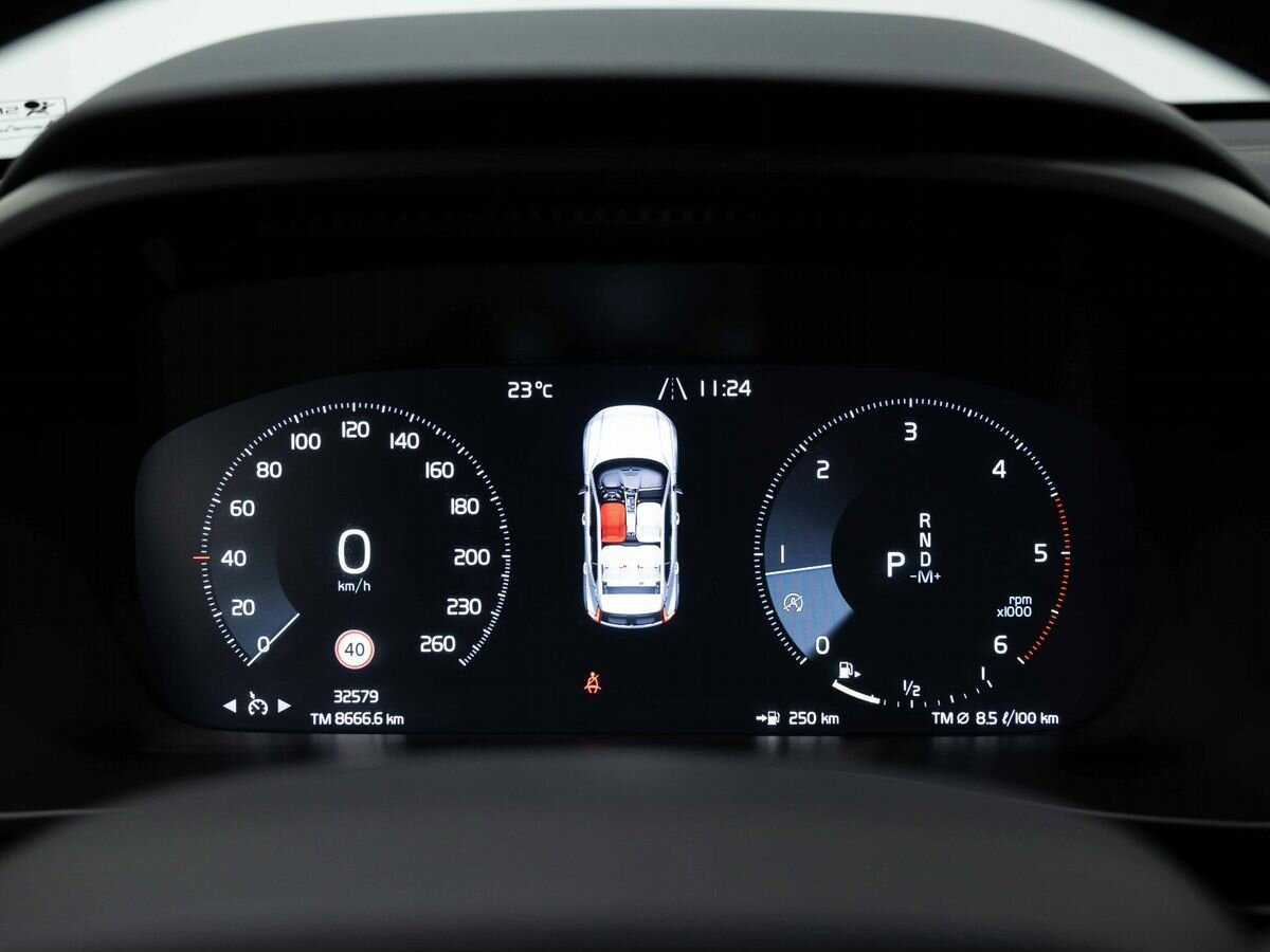Купить Volvo XC40 с пробегом. Фото: #18