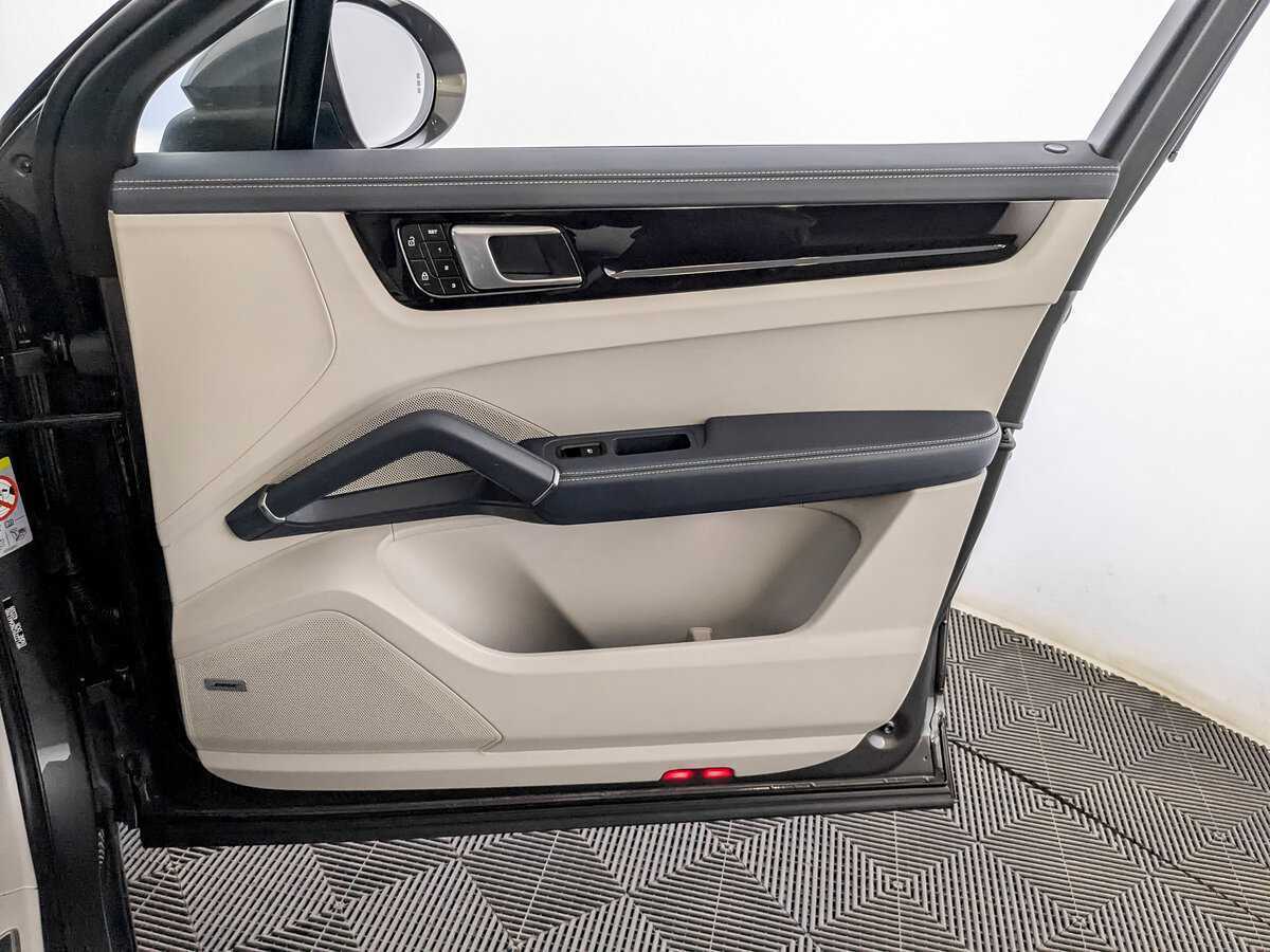 Купить Porsche Cayenne с пробегом. Фото: #25