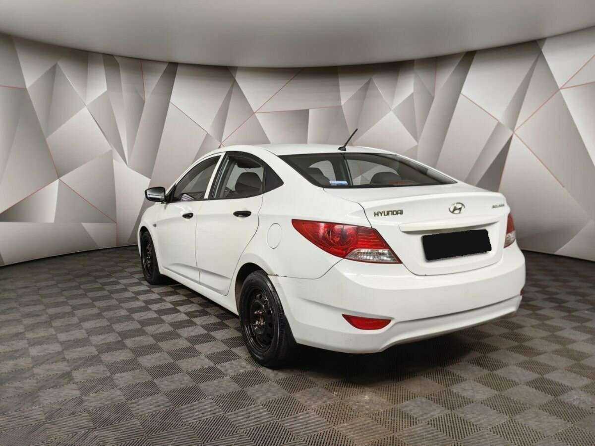 Купить Hyundai Solaris с пробегом. Фото: #3