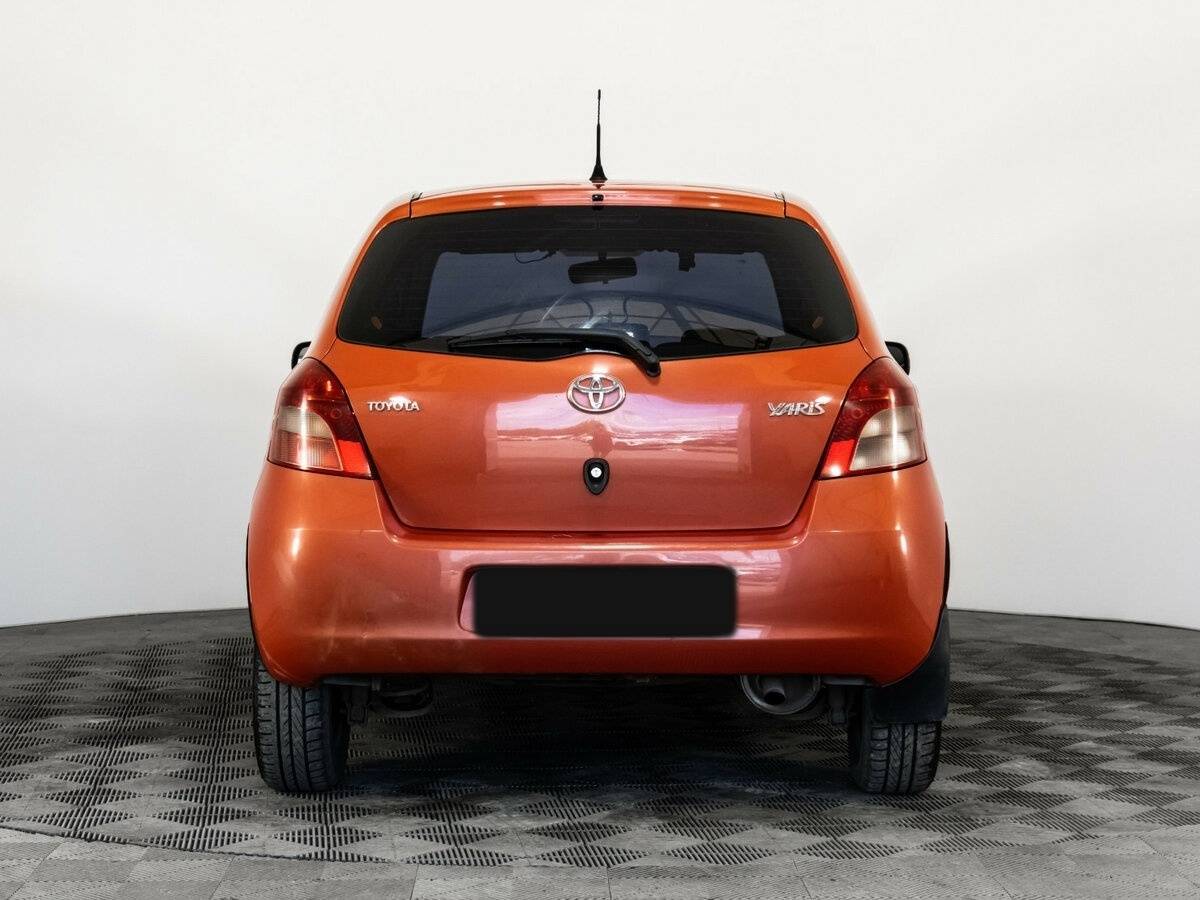 Купить Toyota Yaris с пробегом. Фото: #3