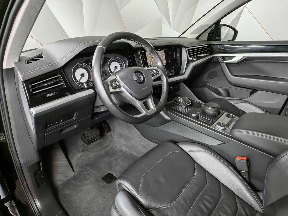 Купить Volkswagen Touareg с пробегом. Фото: #13