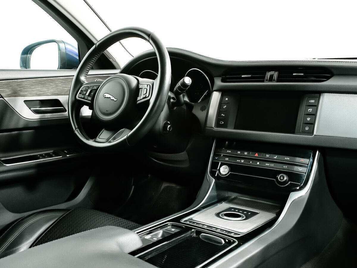 Купить Jaguar XF с пробегом. Фото: #8