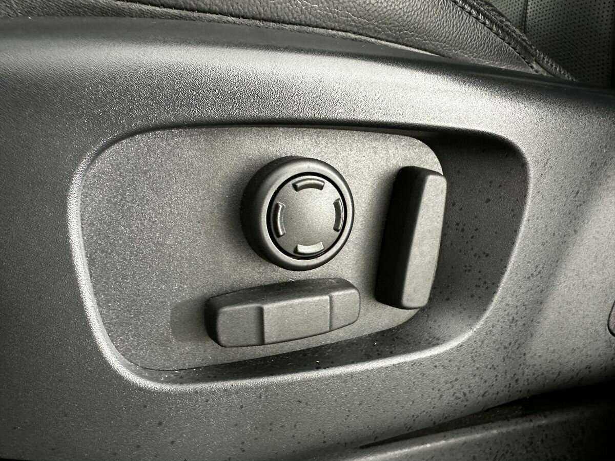 Купить Land Rover Discovery с пробегом. Фото: #14