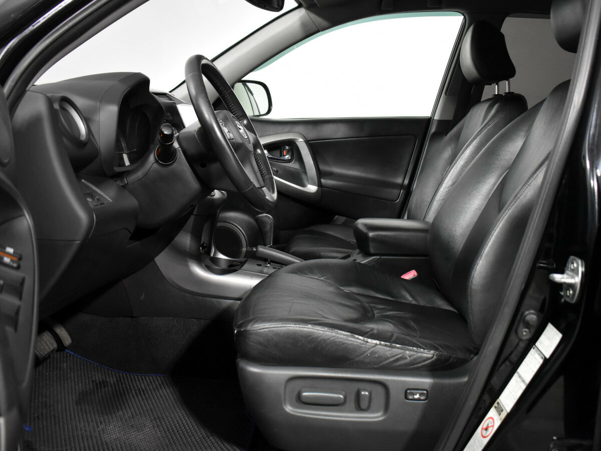 Купить Toyota RAV4 с пробегом. Фото: #11