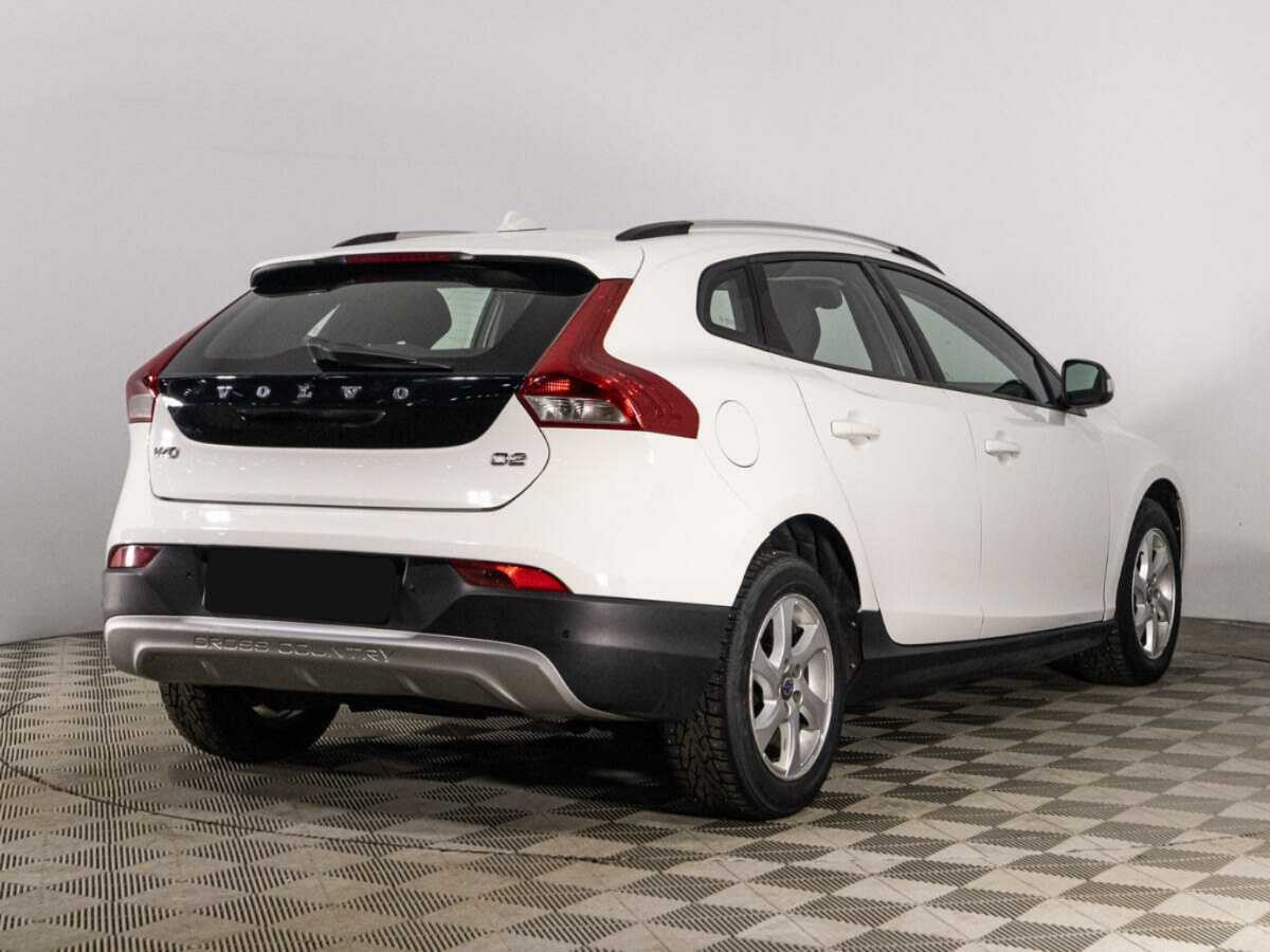 Купить Volvo V40 Cross Country с пробегом. Фото: #4