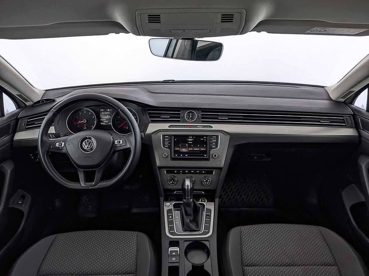 Купить Volkswagen Passat с пробегом. Фото: #13