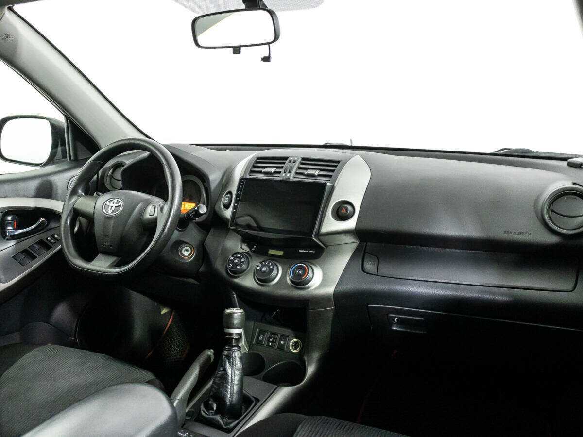 Купить Toyota RAV4 с пробегом. Фото: #8