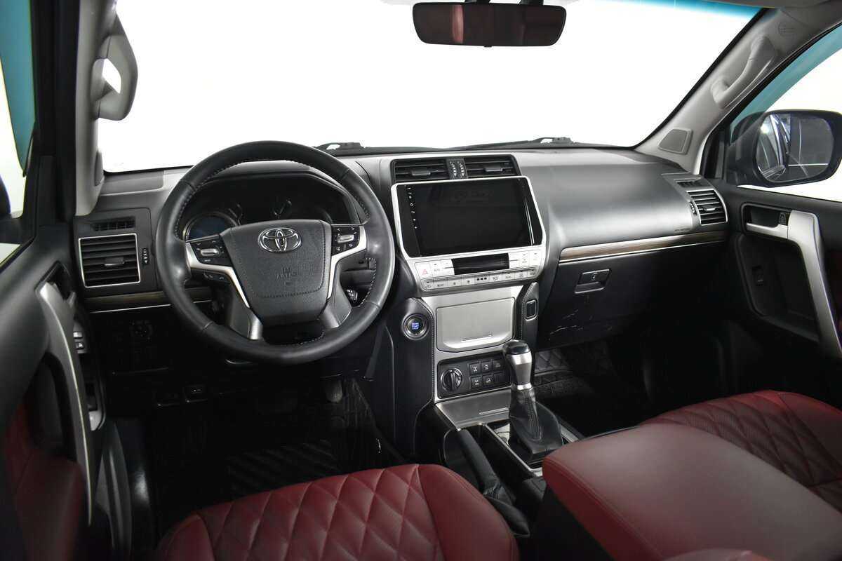 Купить Toyota Land Cruiser Prado с пробегом. Фото: #15