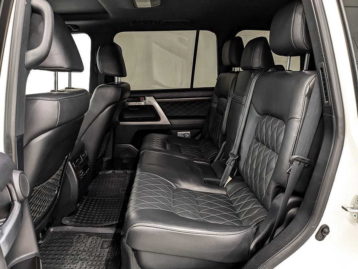 Купить Toyota Land Cruiser с пробегом. Фото: #14