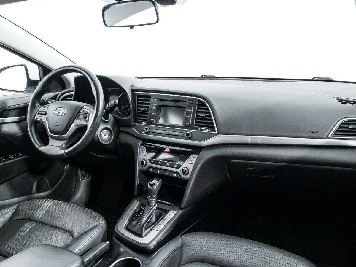 Купить Hyundai Elantra с пробегом. Фото: #8