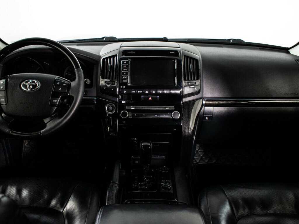 Купить Toyota Land Cruiser с пробегом. Фото: #10