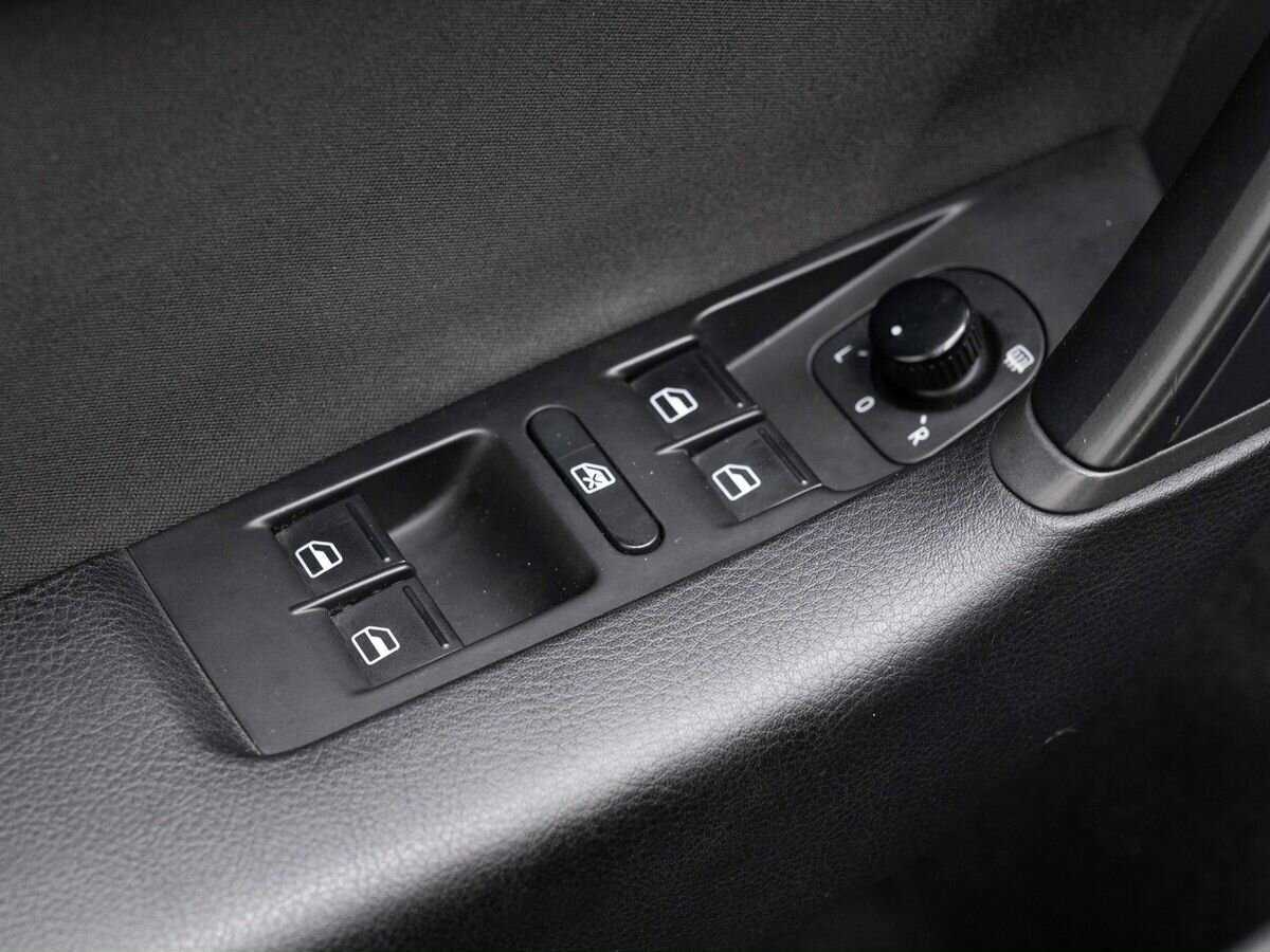 Купить Volkswagen Passat с пробегом. Фото: #19