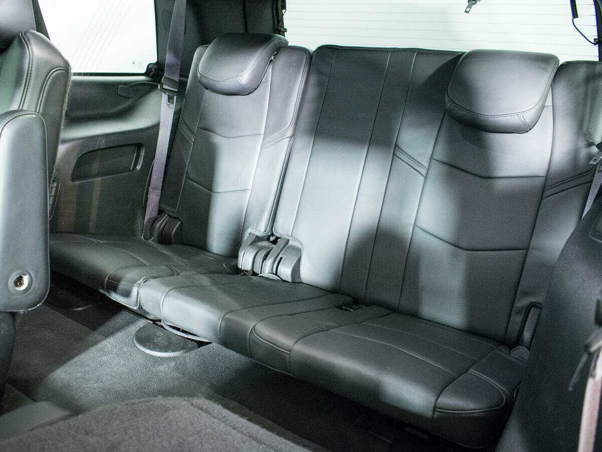 Купить Cadillac Escalade с пробегом. Фото: #18