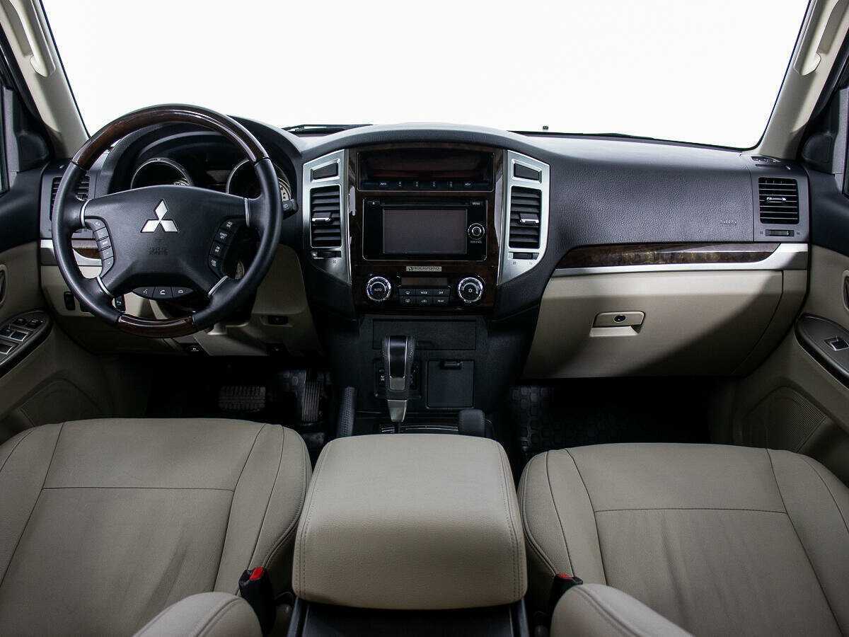 Купить Mitsubishi Pajero с пробегом. Фото: #16