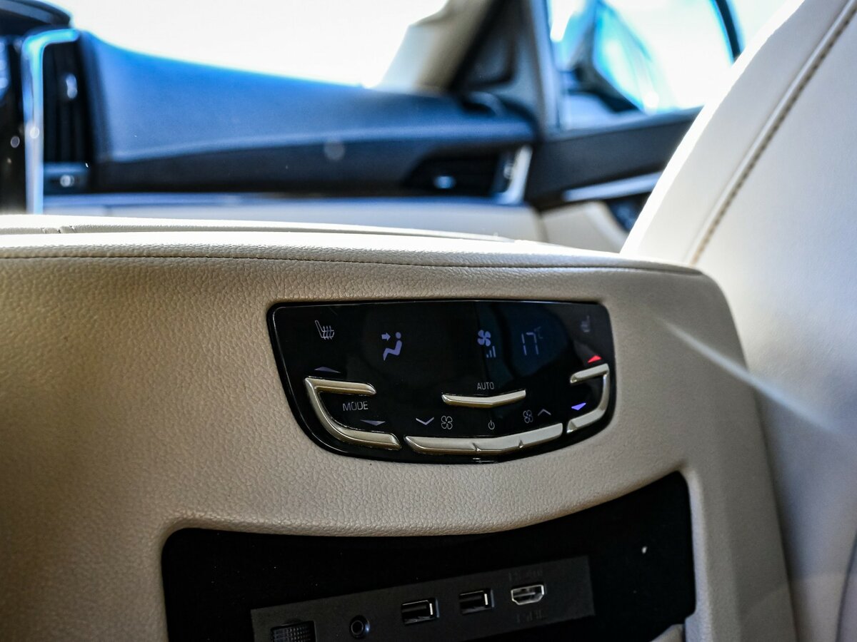 Купить Cadillac Escalade с пробегом. Фото: #13