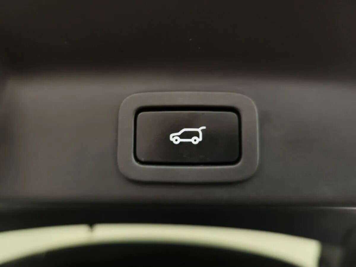 Купить Jaguar F-Pace с пробегом. Фото: #4