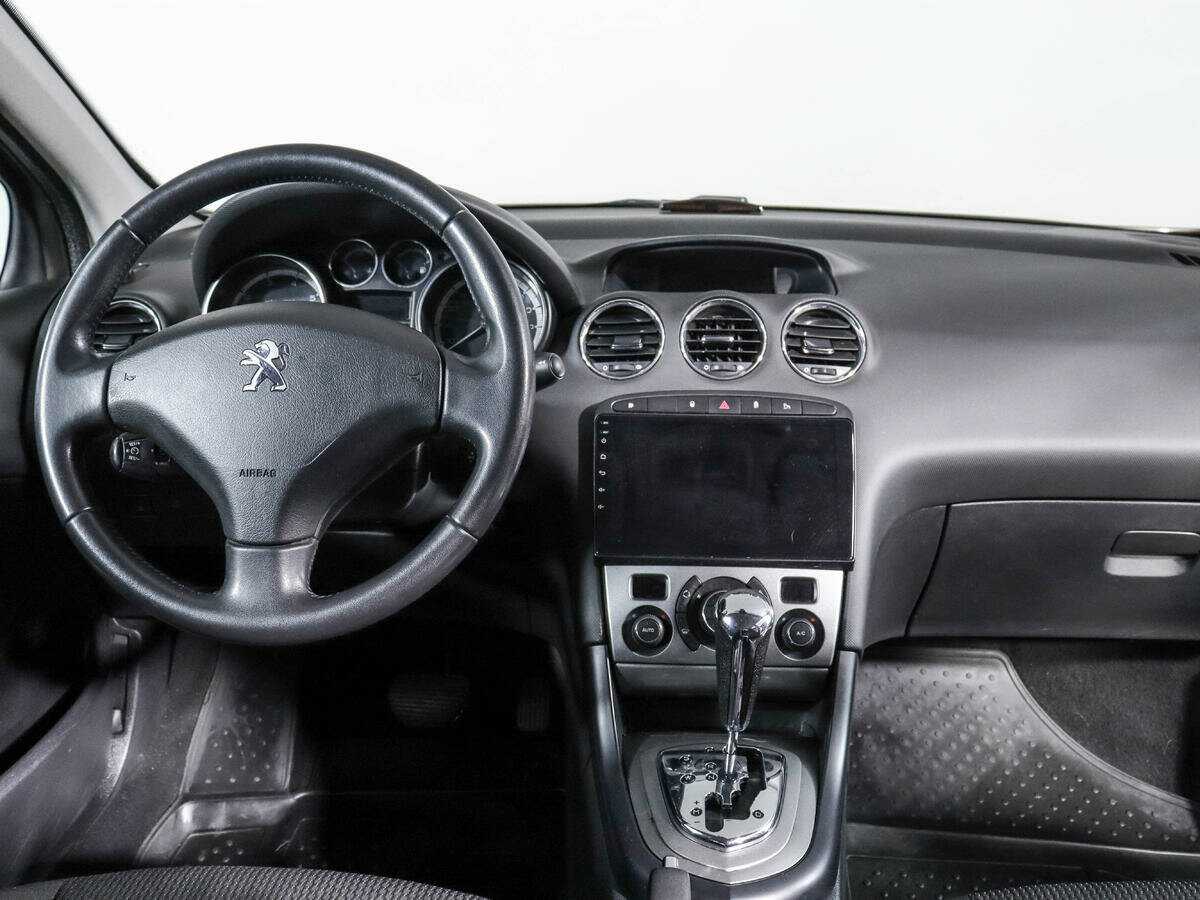 Купить Peugeot 408 с пробегом. Фото: #9