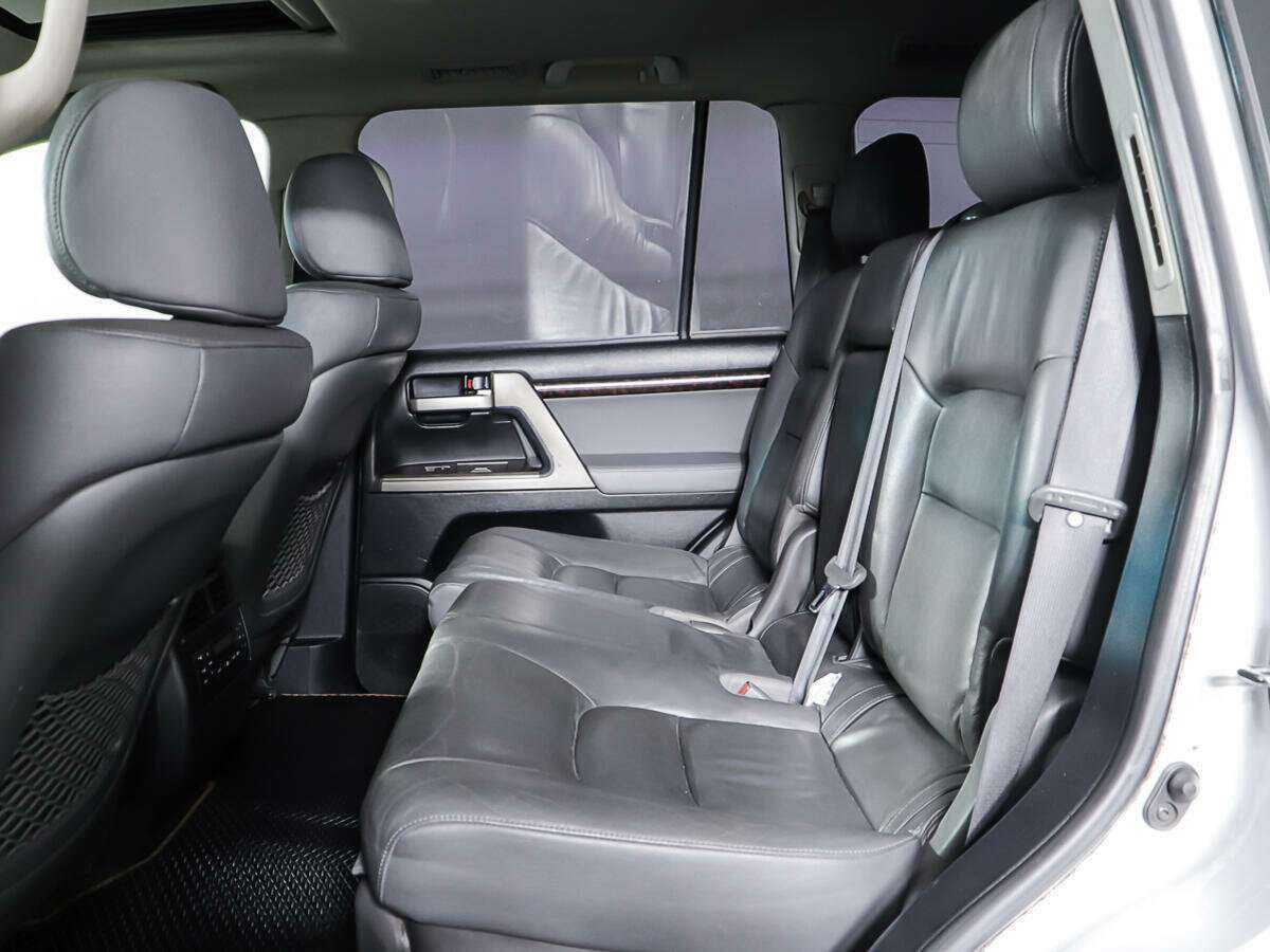 Купить Toyota Land Cruiser с пробегом. Фото: #9