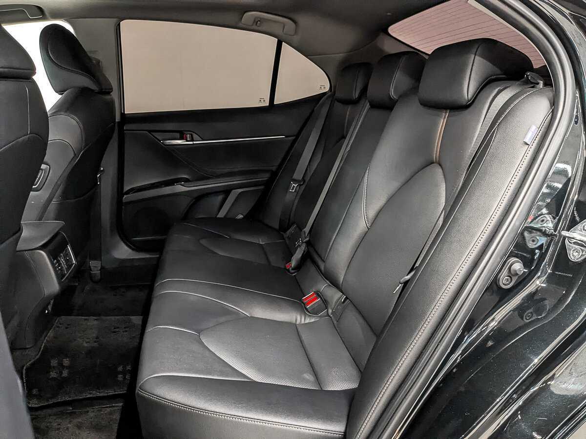 Купить Toyota Camry с пробегом. Фото: #17