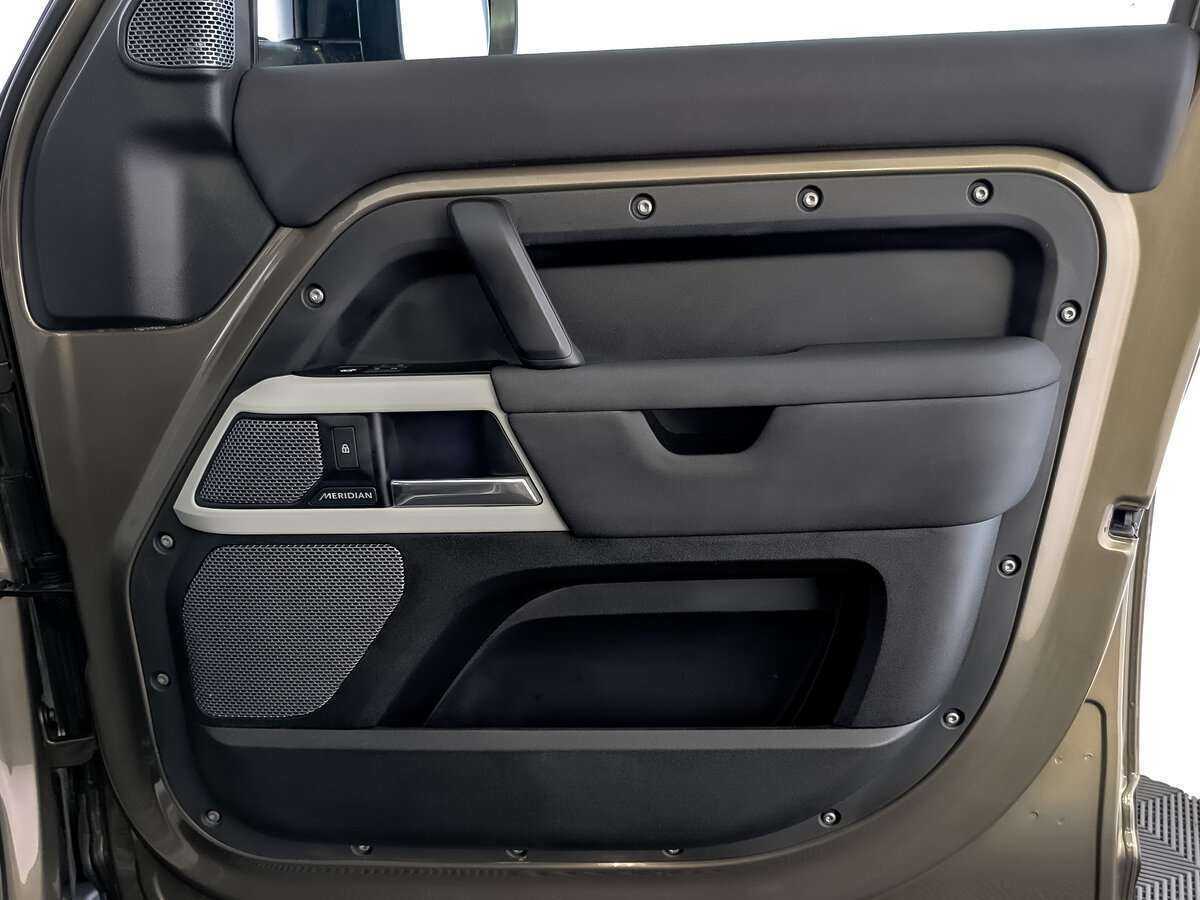 Купить Land Rover Defender с пробегом. Фото: #20