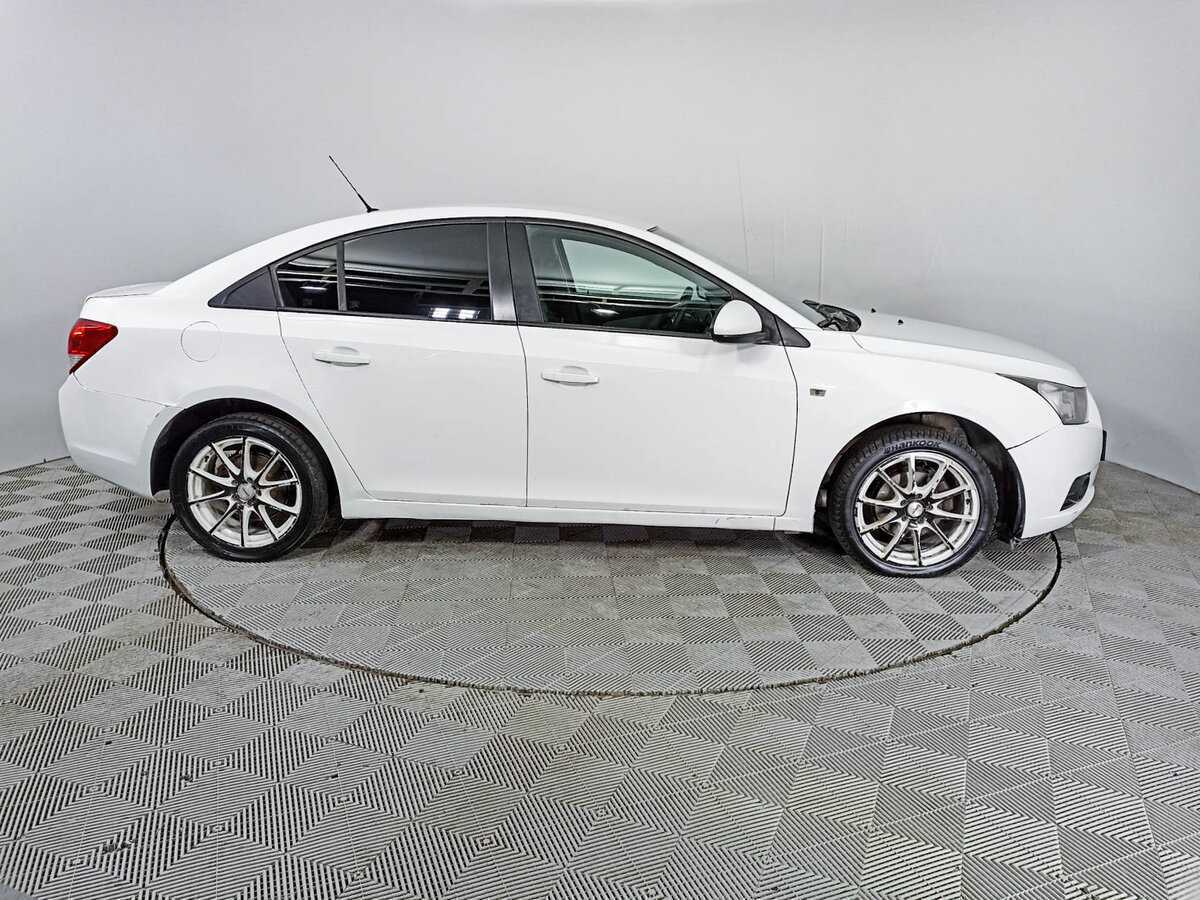 Купить Chevrolet Cruze с пробегом. Фото: #3