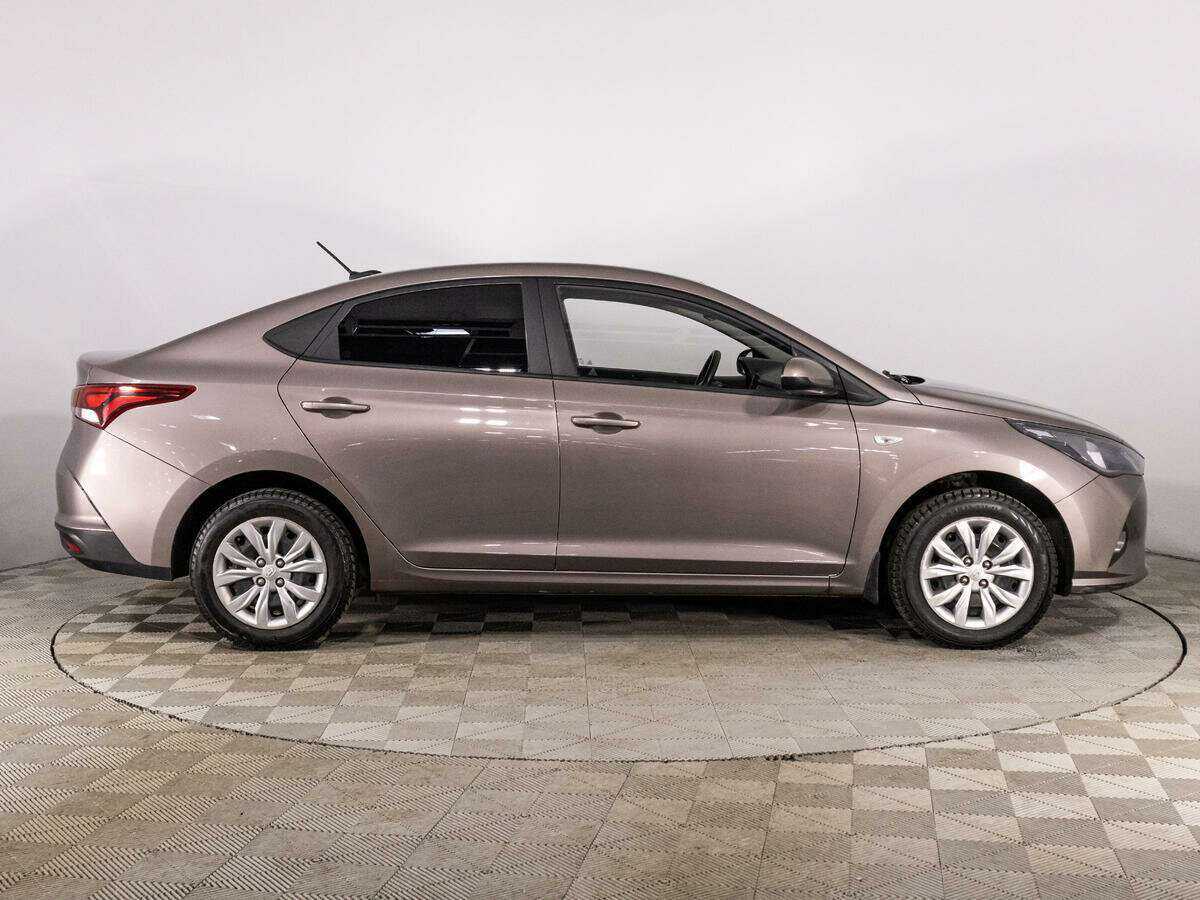 Купить Hyundai Solaris с пробегом. Фото: #3