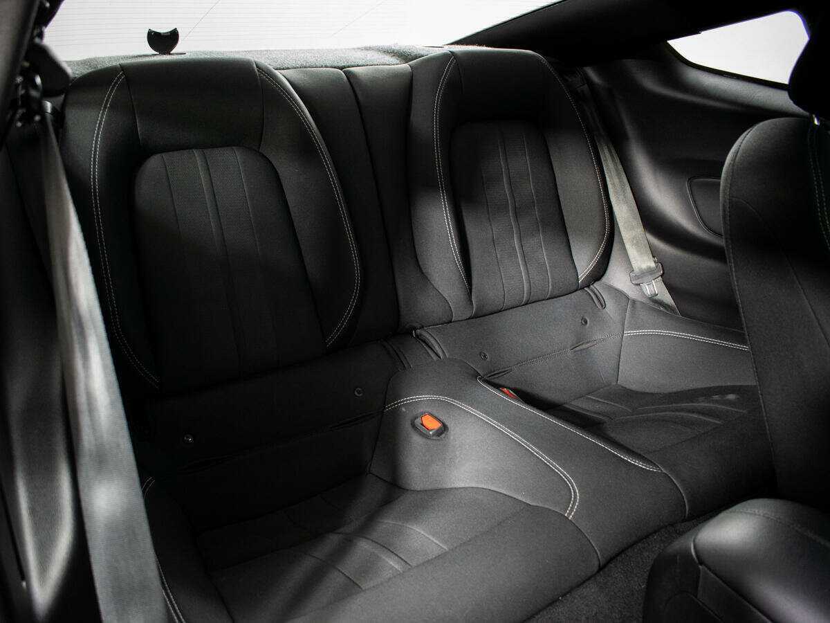 Купить Ford Mustang с пробегом. Фото: #9