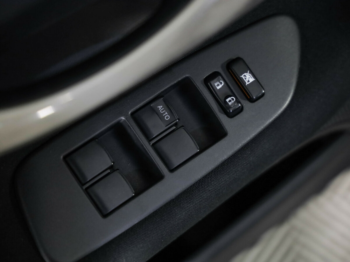 Купить Toyota Auris с пробегом. Фото: #2