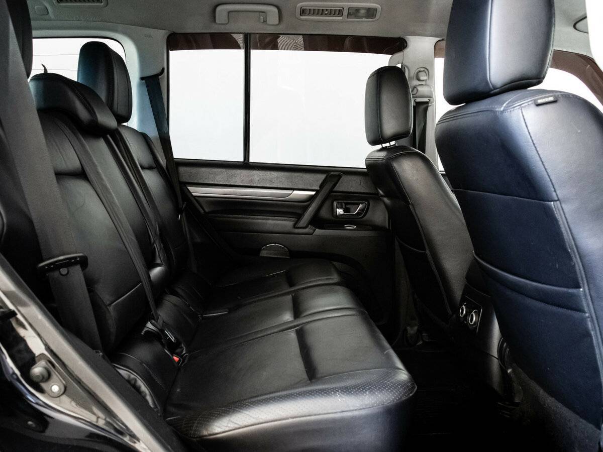 Купить Mitsubishi Pajero с пробегом. Фото: #12