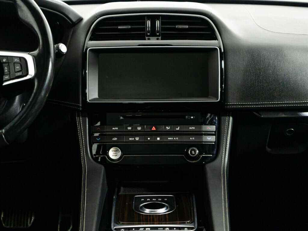 Купить Jaguar F-Pace с пробегом. Фото: #13