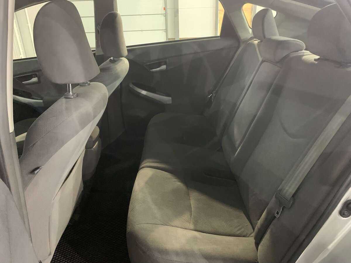 Купить Toyota Prius с пробегом. Фото: #11