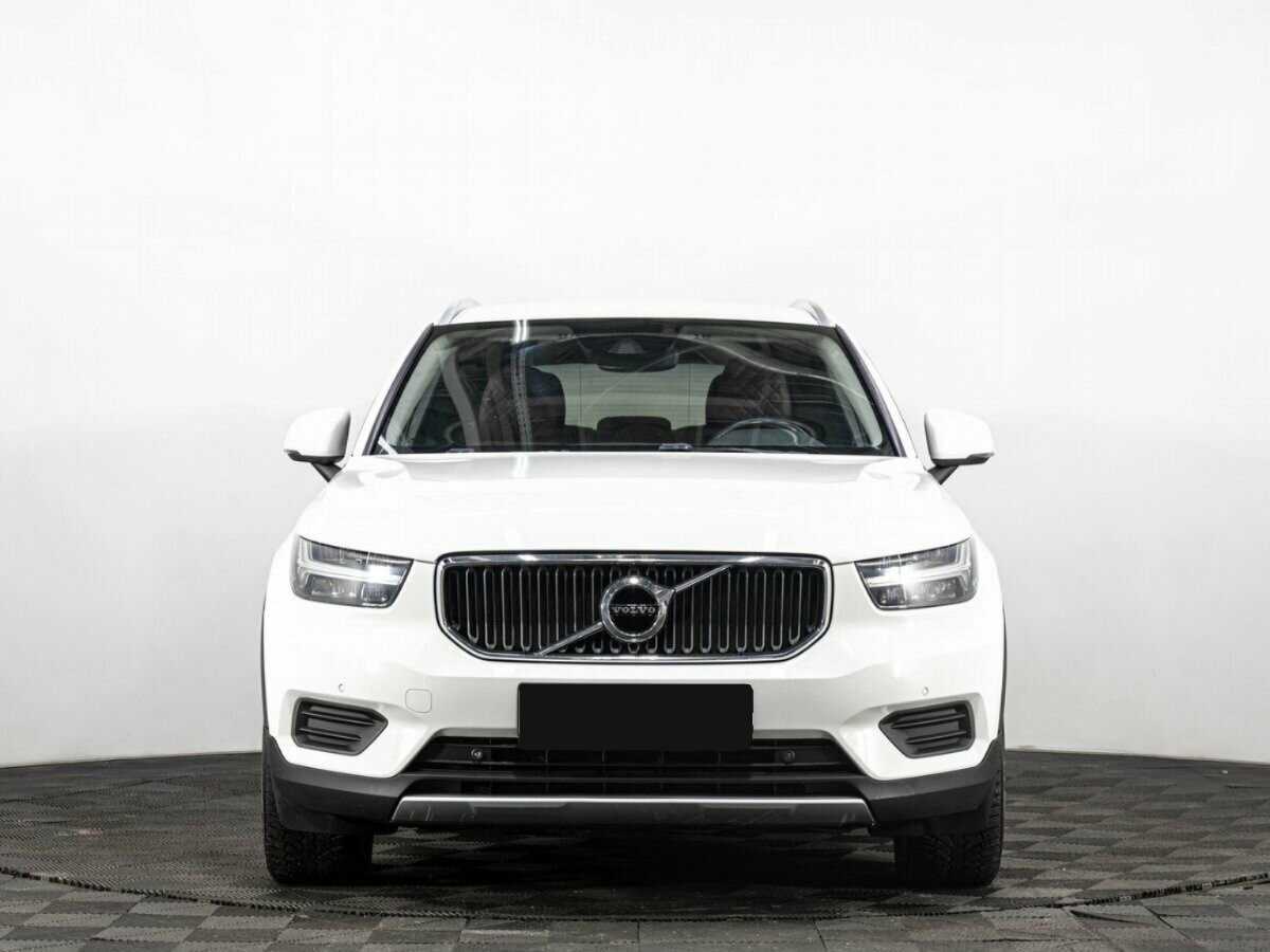 Купить Volvo XC40 с пробегом. Фото: #1