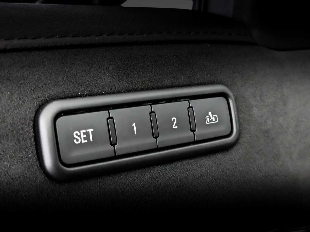 Купить Cadillac Escalade с пробегом. Фото: #17