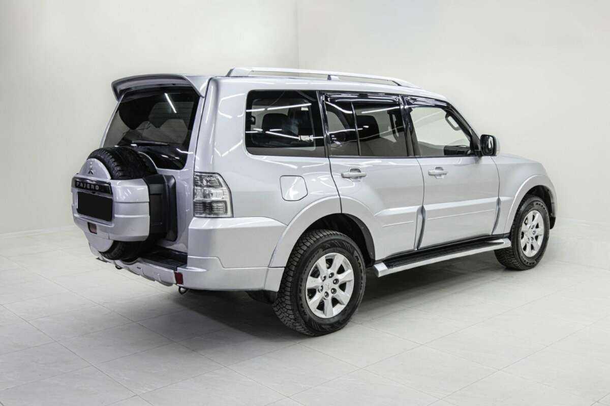 Купить Mitsubishi Pajero с пробегом. Фото: #3