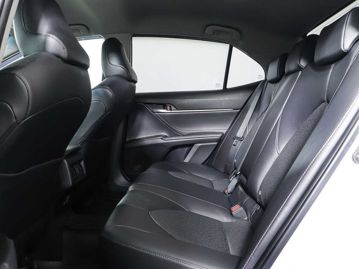 Купить Toyota Camry с пробегом. Фото: #9