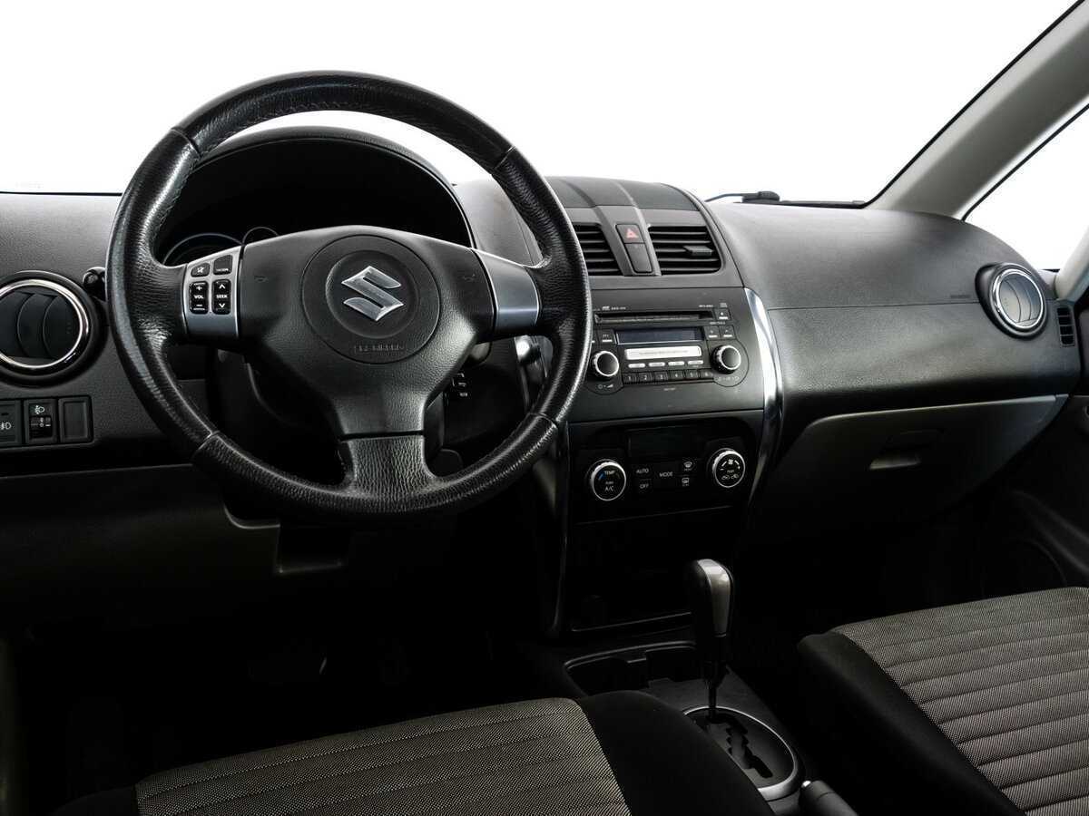Купить Suzuki SX4 с пробегом. Фото: #8