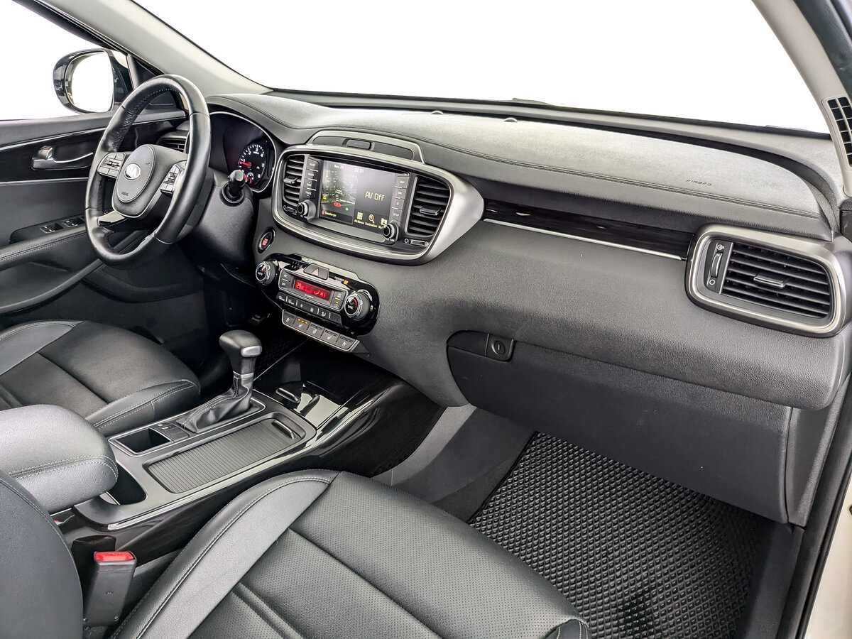 Купить Kia Sorento с пробегом. Фото: #10