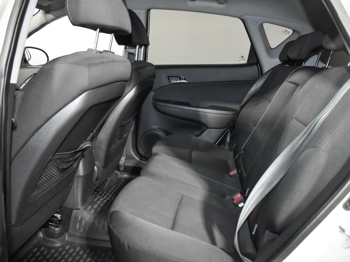 Купить Hyundai i30 с пробегом. Фото: #8