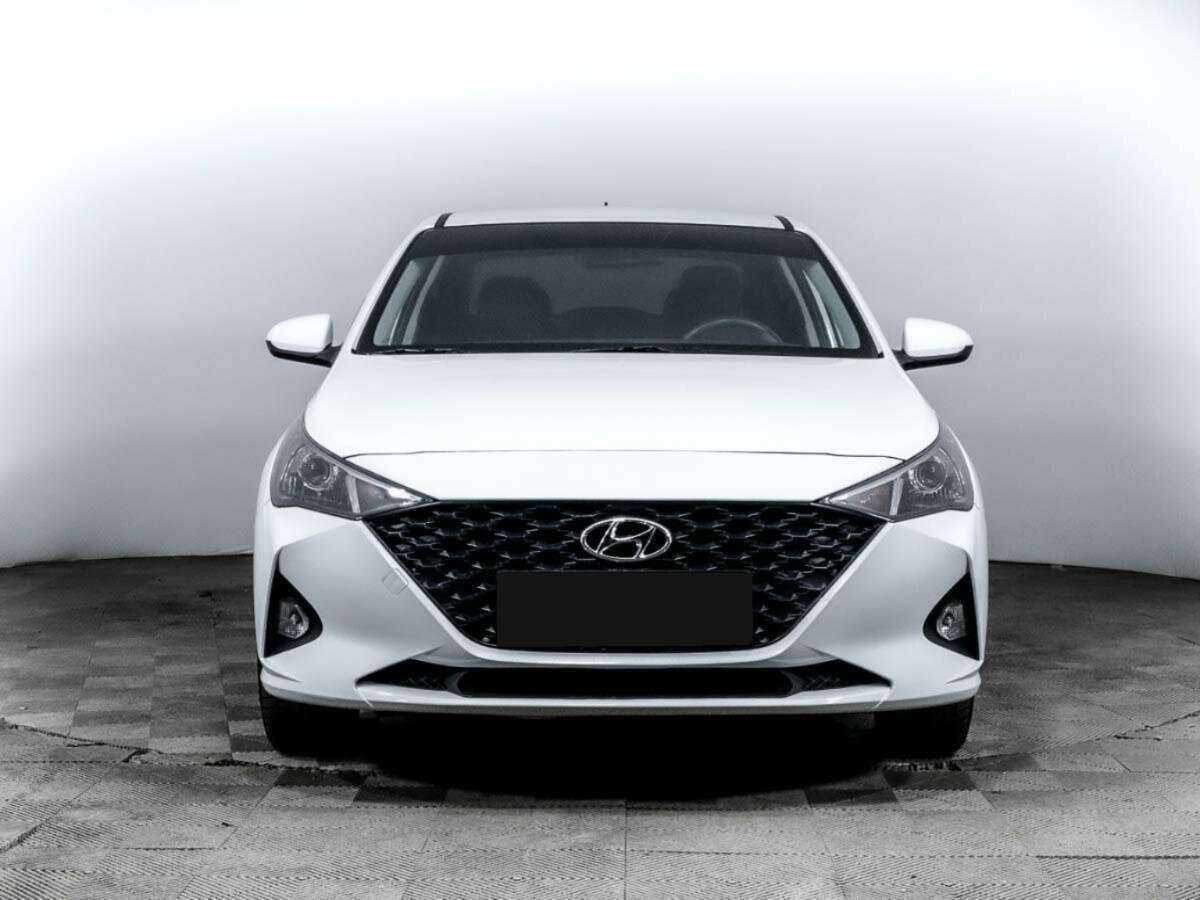 Купить Hyundai Solaris с пробегом. Фото: #1