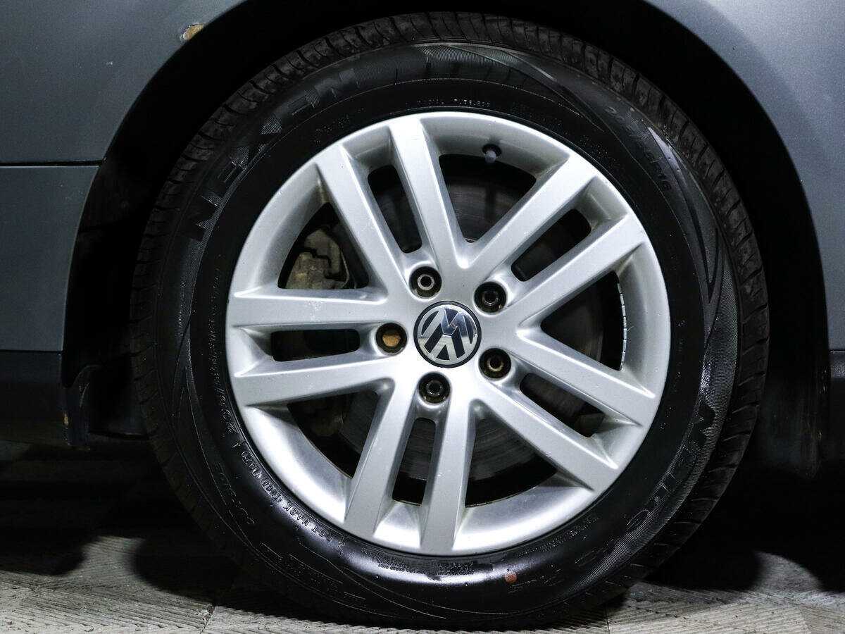 Купить Volkswagen Passat с пробегом. Фото: #16