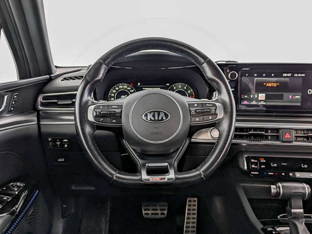 Купить Kia K5 с пробегом. Фото: #17