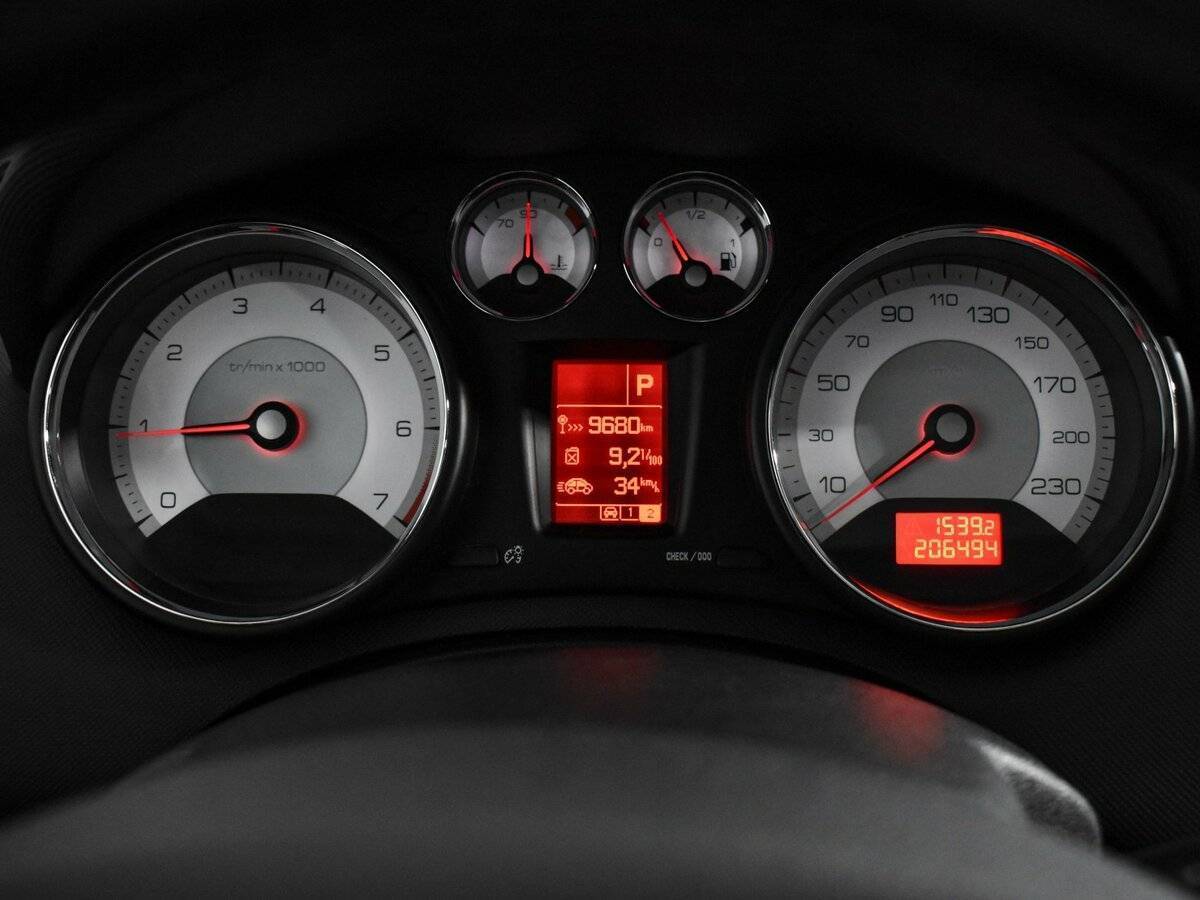 Купить Peugeot 308 с пробегом. Фото: #14