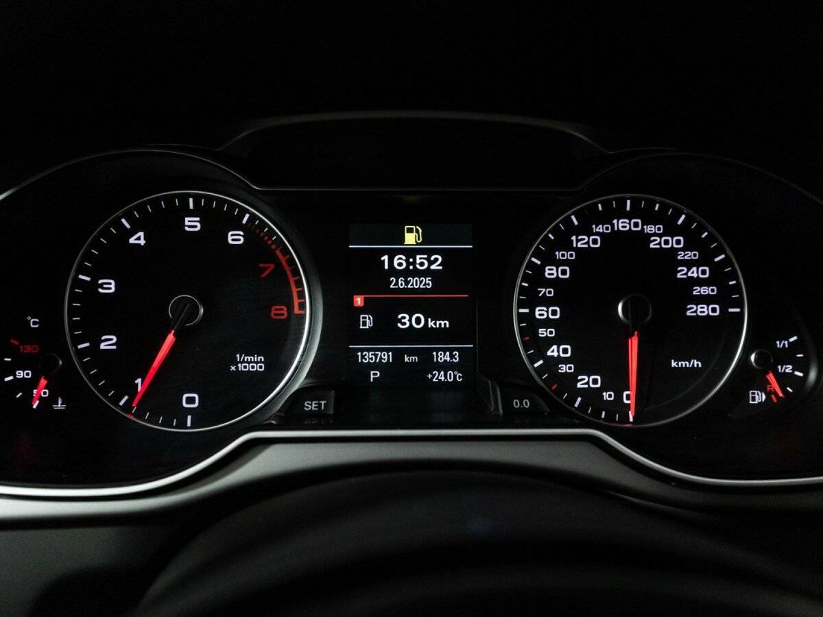 Купить Audi A4 с пробегом. Фото: #11