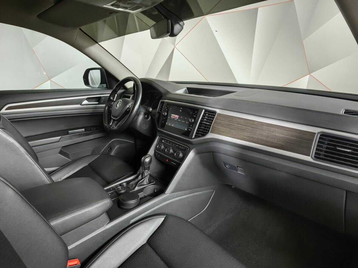 Купить Volkswagen Teramont с пробегом. Фото: #8